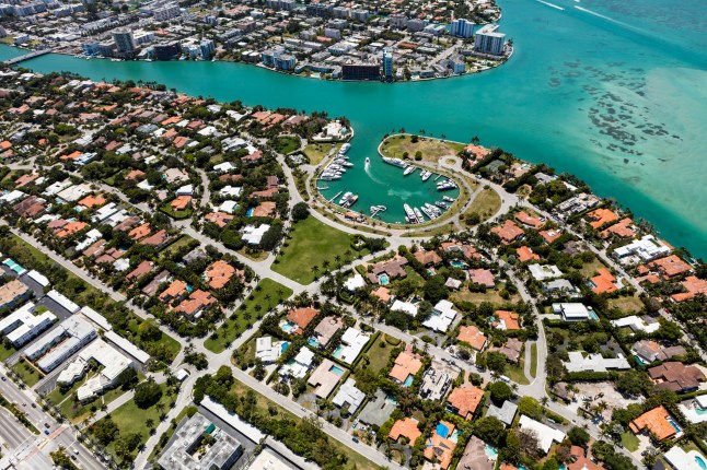 Aerial view of houses civilization, Miami FL