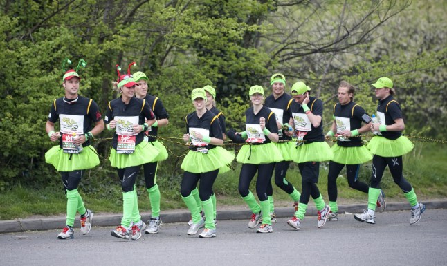 Sam And Holly Branson With Princess Beatrice And Dave Clark At The Start Of The Virgin London Marathon In Blackheath, London. (Photo by Mark Cuthbert/UK Press via Getty Images)