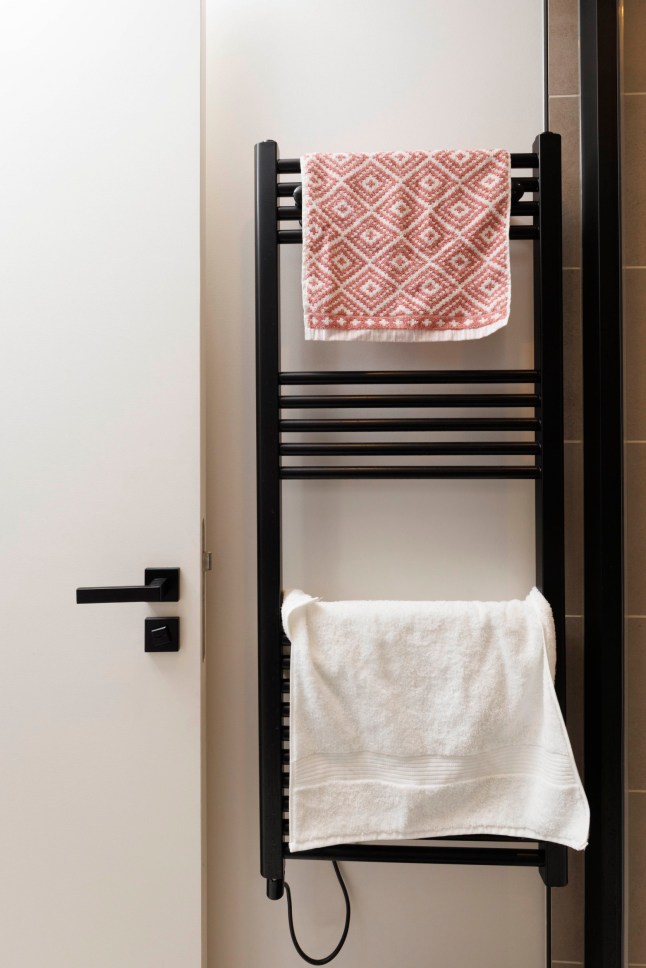 What I Own - Poplar. Nitish Kumar. Pictured: ensuite bathroom with master bedroom. Image shot on 4th April 2025. ?? Belinda Jiao jiao.bilin@gmail.com 07598931257 https://www.belindajiao.com/about