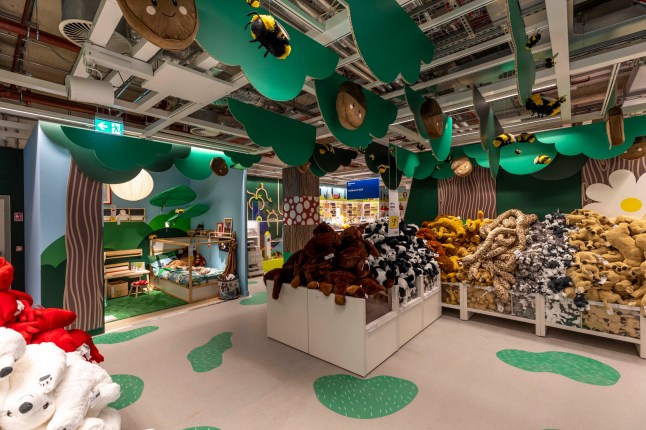 IKEA MAKES A NEW HOME ON LONDON?S OXFORD STREET ? IKEA will tomorrow open its Oxford Street store, giving Londoners and visitors to the capital the chance to shop thousands of home products and dine affordably in the heart of the city ? The opening follows a meticulous renovation of 214 Oxford Street, an iconic Grade II listed building which now plays host to an inspiring and innovative new IKEA store across three floors Wednesday 30th April 2025: IKEA will tomorrow, Thursday 1st May, open the doors of its Oxford Street store, welcoming the first visitors to its new central London location. Creating a unique shopping experience in the heart of one of the world?s most dynamic shopping streets, IKEA Oxford Street will bring together home furnishing inspiration and retail innovation, offering more than just a place to shop. Following an extensive renovation of the Grade II listed building at 214 Oxford Street by Ingka Investments, the investment arm of Ingka Group, IKEA will span three floors of the iconic seven-storey building. The opening marks a milestone in IKEA?s strategy to increase its presence in city centres and expand with smaller formats, increasing accessibility for customers across the UK.